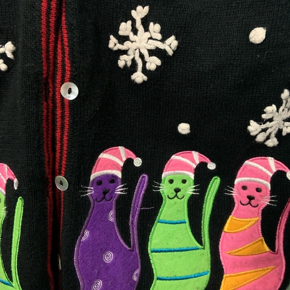 Adorable Celina yang designs Size medium Christmas snowflake cat sweater - Picture 3 of 5